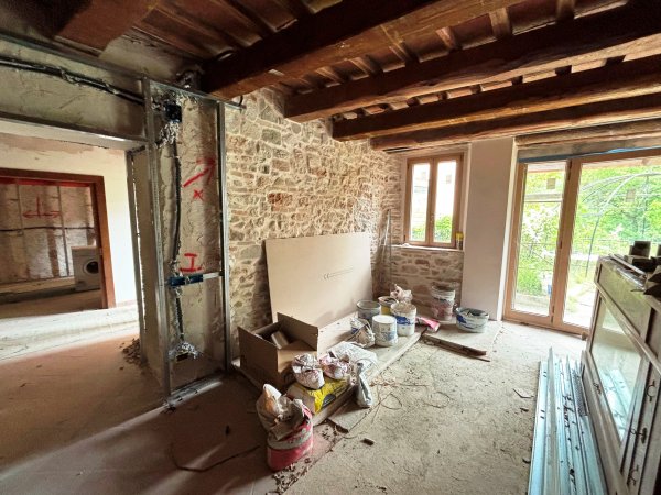 Acquisto casale San Severino